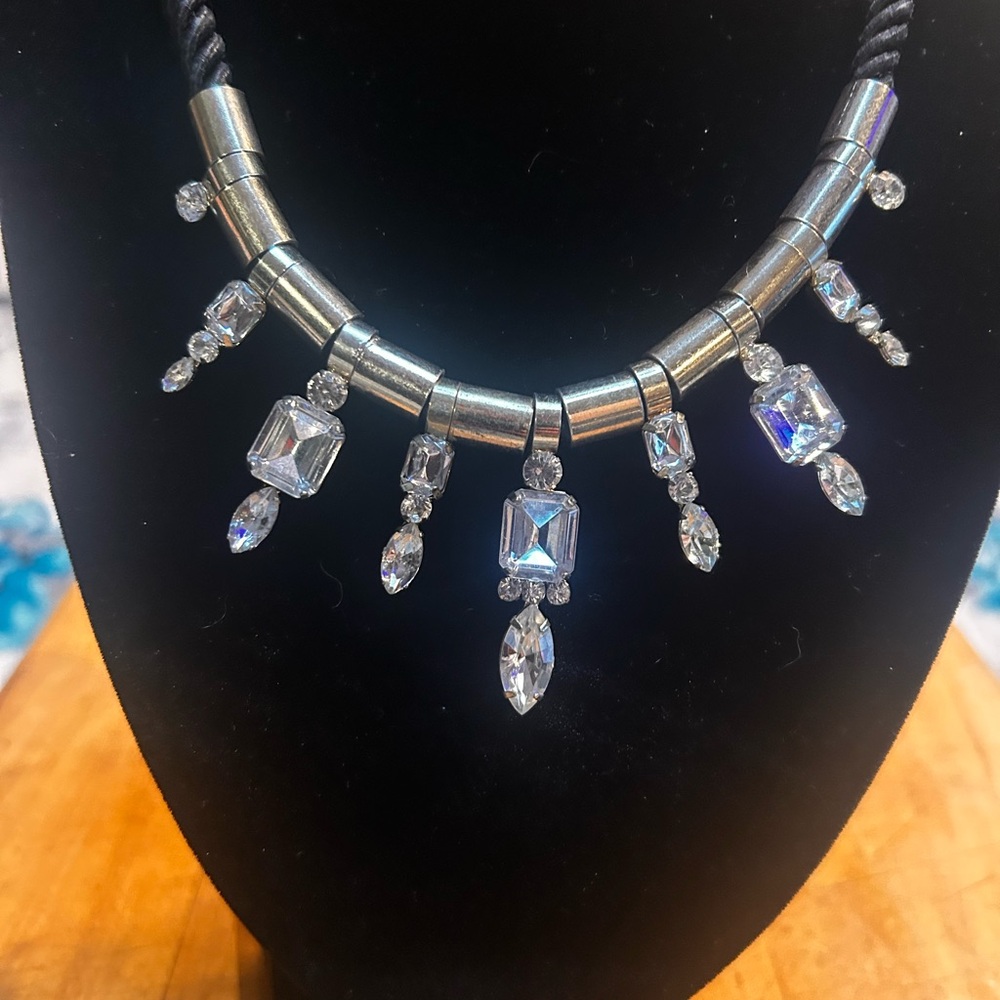 Elegant Silver and Crystal Necklace